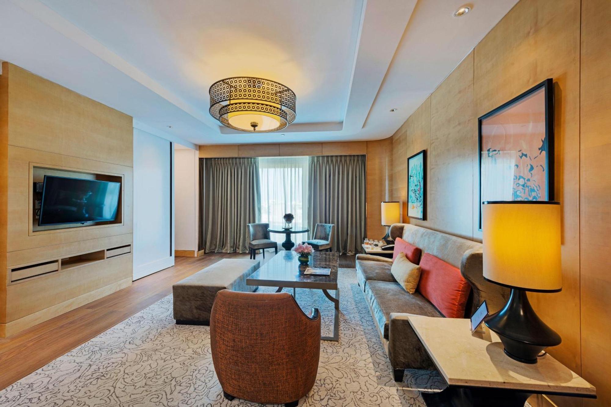 Itc Grand Chola, A Luxury Collection Hotel, Ченнаї Екстер'єр фото A suite at the hotel