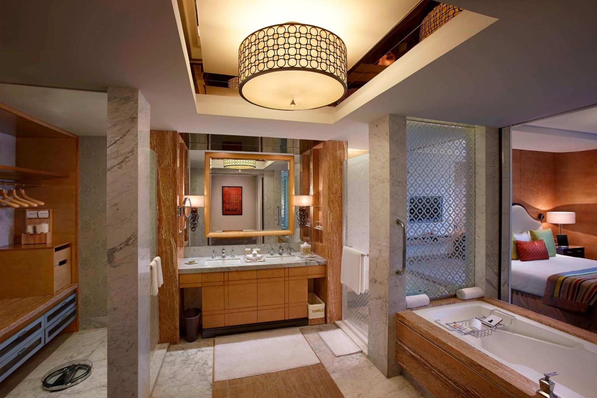 Itc Grand Chola, A Luxury Collection Hotel, Ченнаї Екстер'єр фото Bathroom